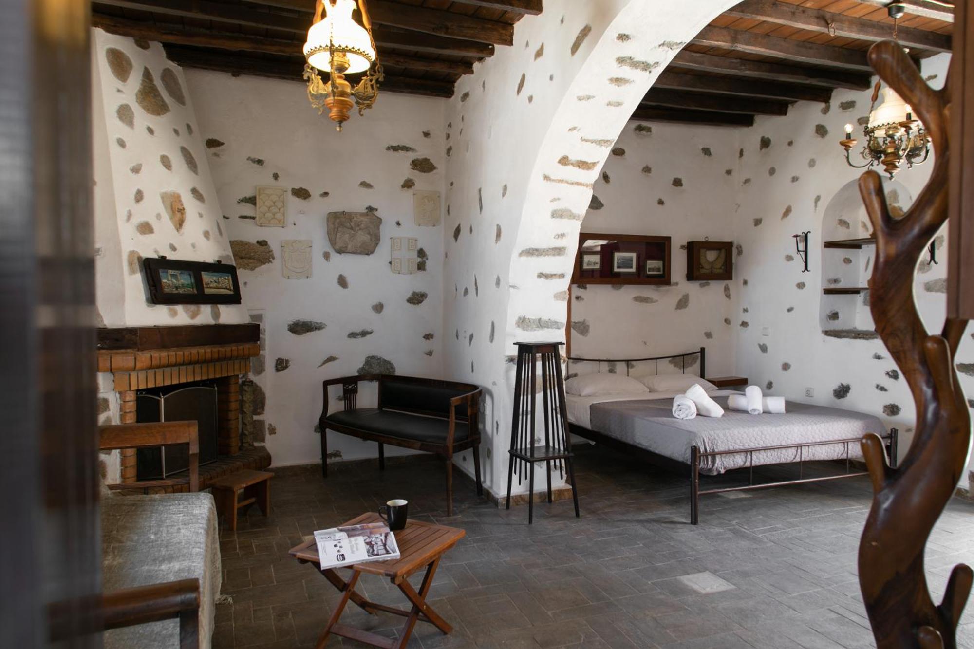 Themed House "Castle Halaros" View 17Th Century Villa Glinado Naxos Eksteriør billede