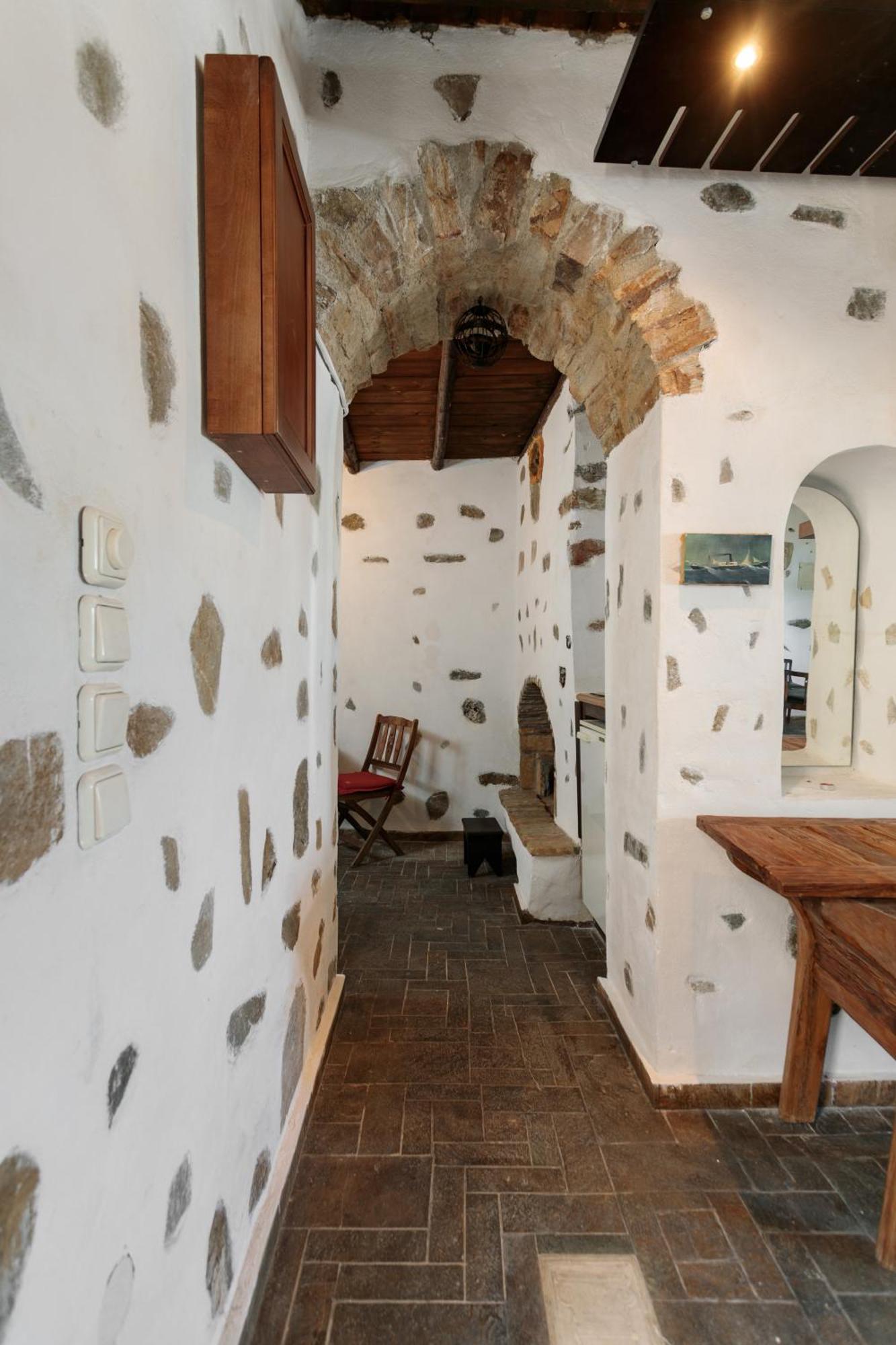 Themed House "Castle Halaros" View 17Th Century Villa Glinado Naxos Eksteriør billede